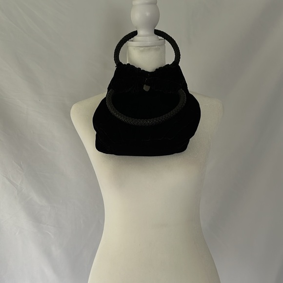 Vintage Kenneth Cole New York Women’s Black Velvet Hand Bag Purse - Picture 6 of 8